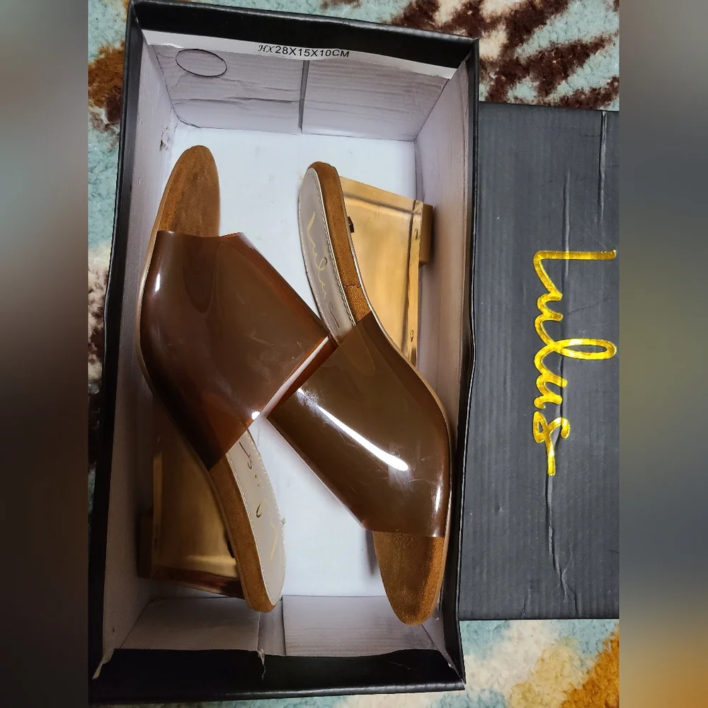 Lulus - Picture 3 of 11